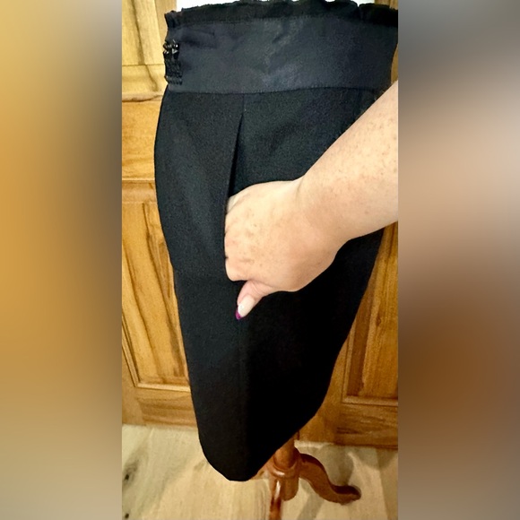 DKNY - Cashmere Blend High Waist Pencil Skirt - Waist Embellishment, EUC, 2 - Picture 4 of 11